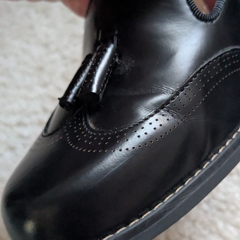 Clarks Classic Black Tassel Loafers - Women 7 M - Picture 3 of 8